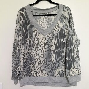 Animal Print Size 1X Plus Gray Fleece Sweatshirt Top Long Sleeve Pullover V-Neck